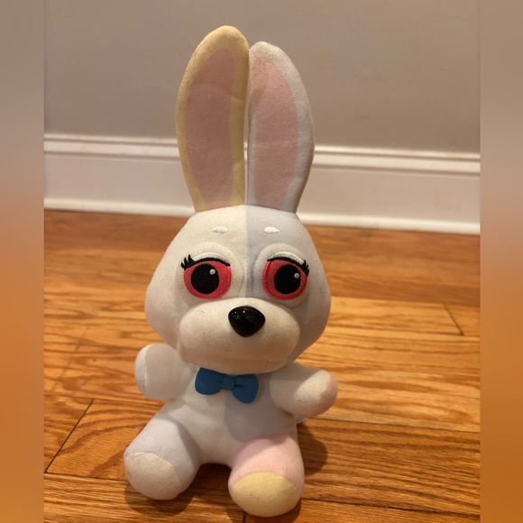Funko Five Nights at Freddy's Security Breach Plush Vannie - Picture 1 of 4